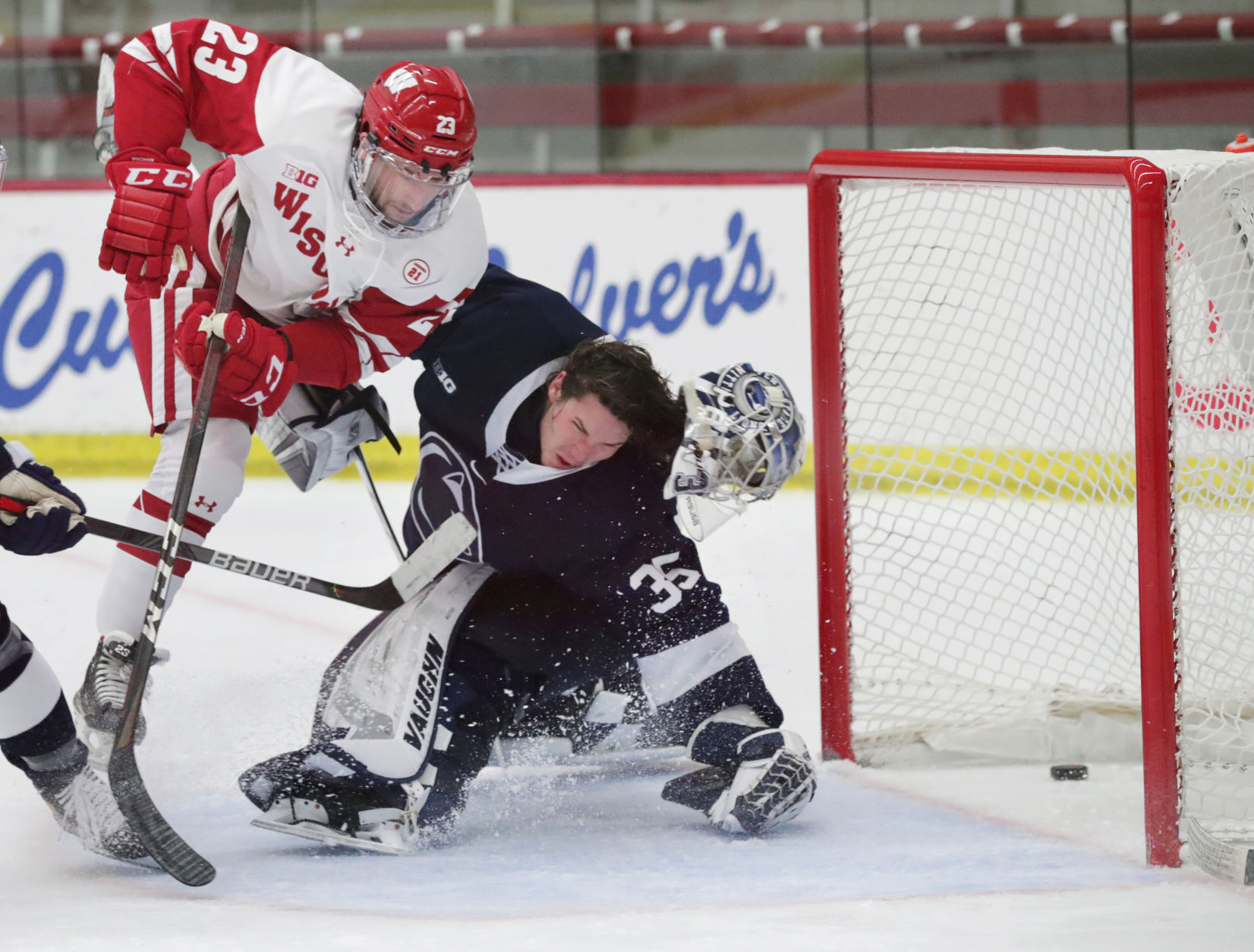 11BadgersHockey1114AJA-11232020202827